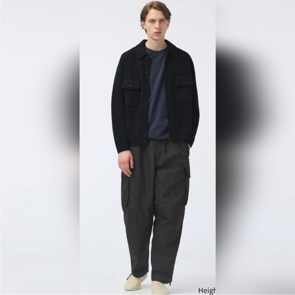 NEW| Uniqlo parachute cargo pants | Black